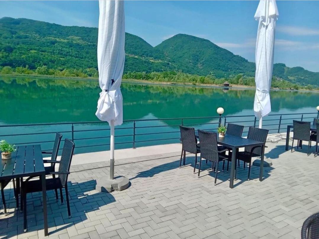Montekarlo Na Drini Bed & Breakfast Mali Zvornik Exterior photo
