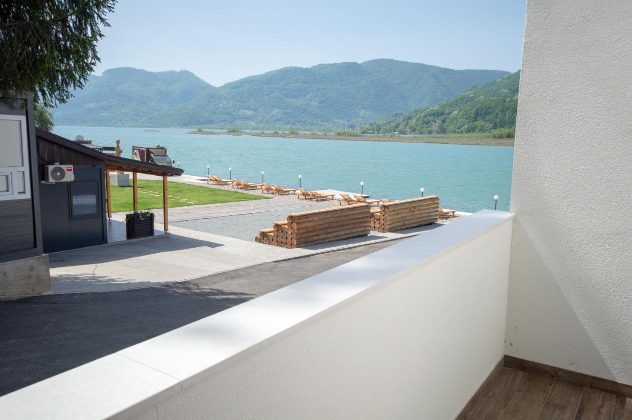 Montekarlo Na Drini Bed & Breakfast Mali Zvornik Exterior photo